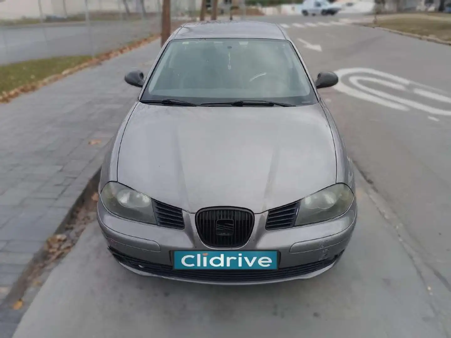 SEAT Ibiza 1.2 12v 70cv Reference Gris - 1