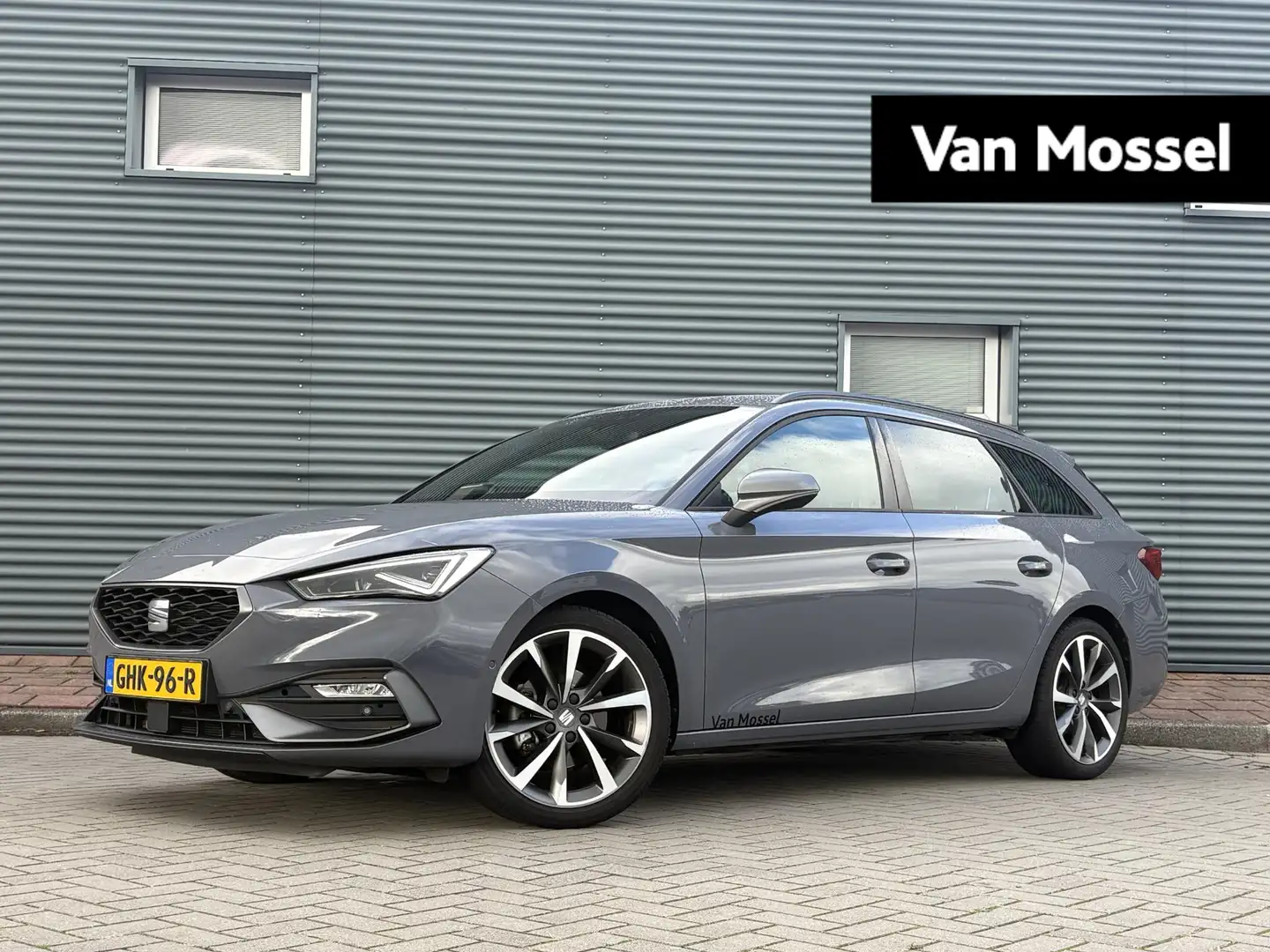 SEAT Leon Sportstourer 1.5 eTSI FR Business Intense 150 PK | Gris - 1