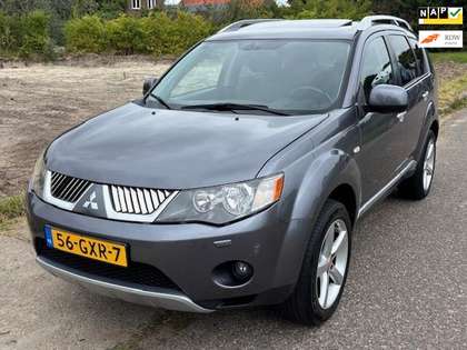Mitsubishi Outlander 2.4 Instyle Automaat 7 Persoons! ECC Audio/Navigat