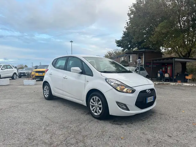 Hyundai Ix20 view 3