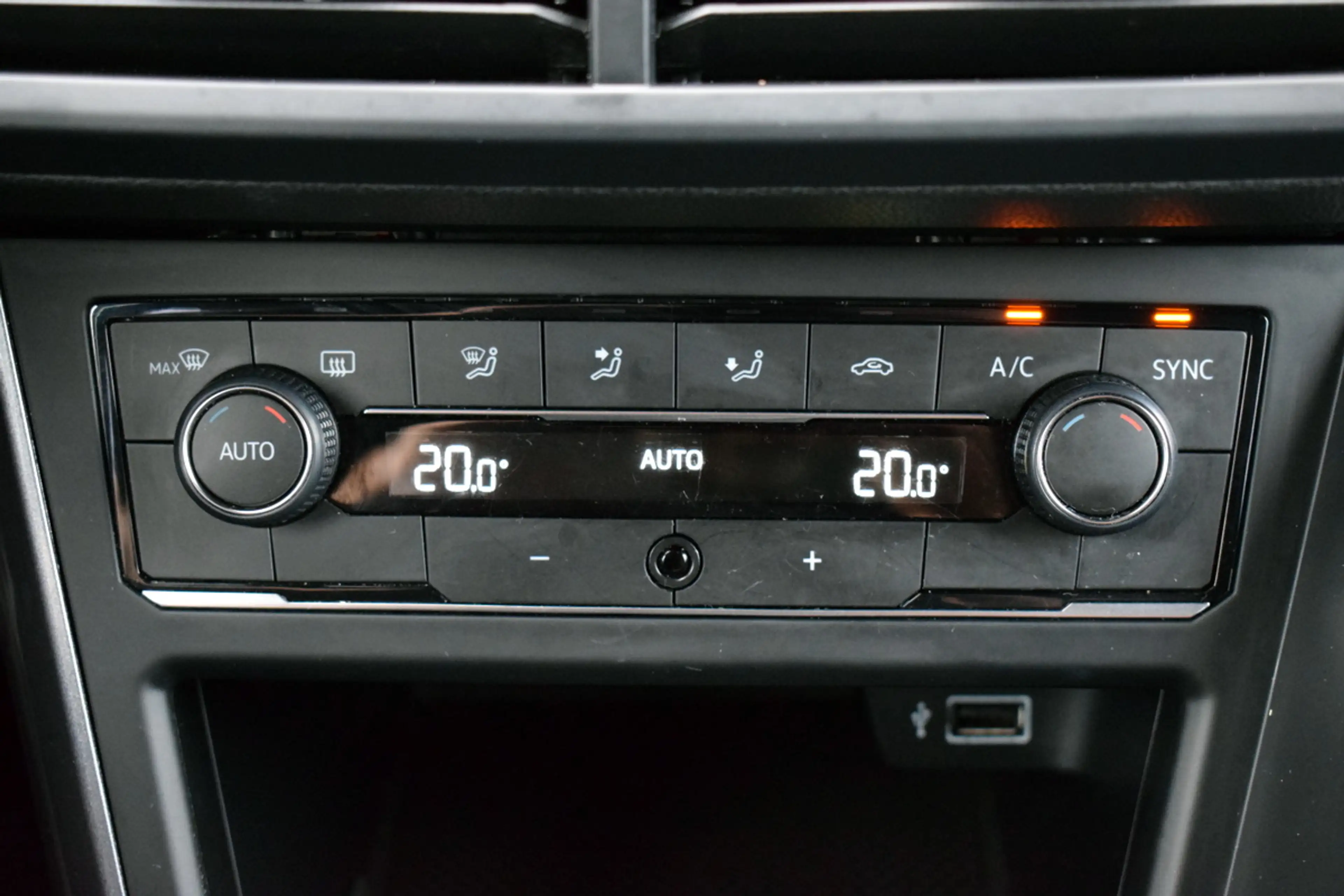 Volkswagen Polo 1.0 TSI Highline R-Line ECC | Half Leder | Carplay — photo 10