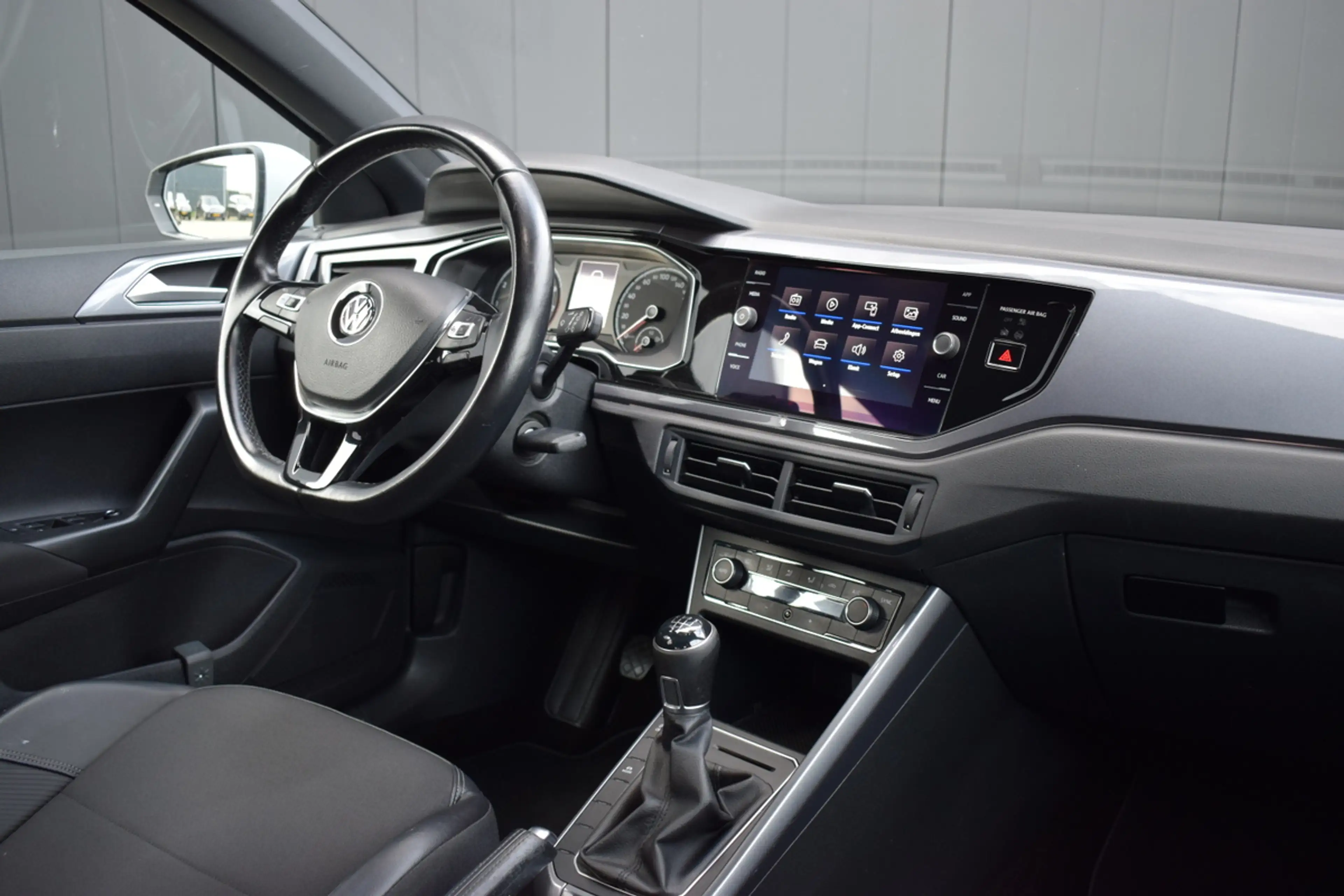 Volkswagen Polo 1.0 TSI Highline R-Line ECC | Half Leder | Carplay — photo 2