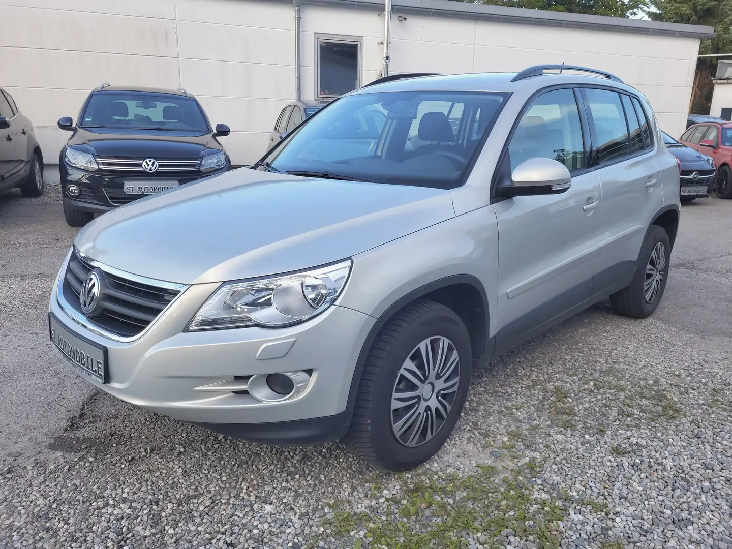 Volkswagen Tiguan Track Grau - 1