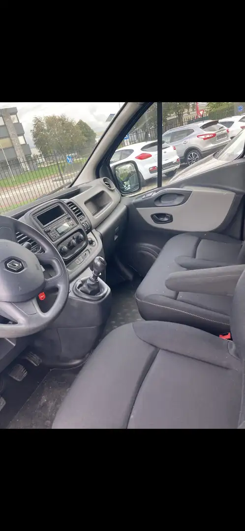 Renault Trafic 1.9 dCi L2H1 - 1