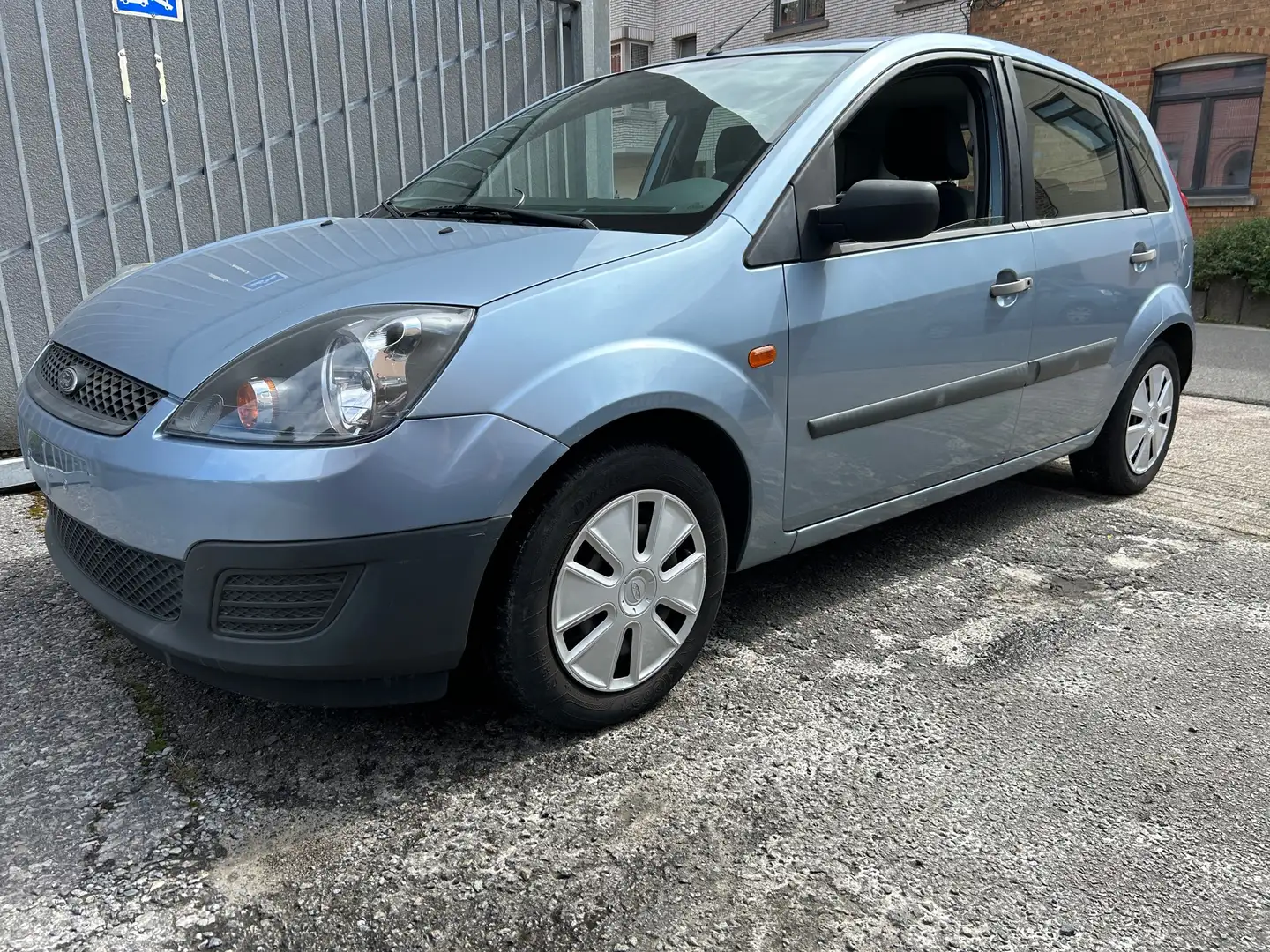 Ford Fiesta 1.3i Ambiente 12 mois de garantie Bleu - 1