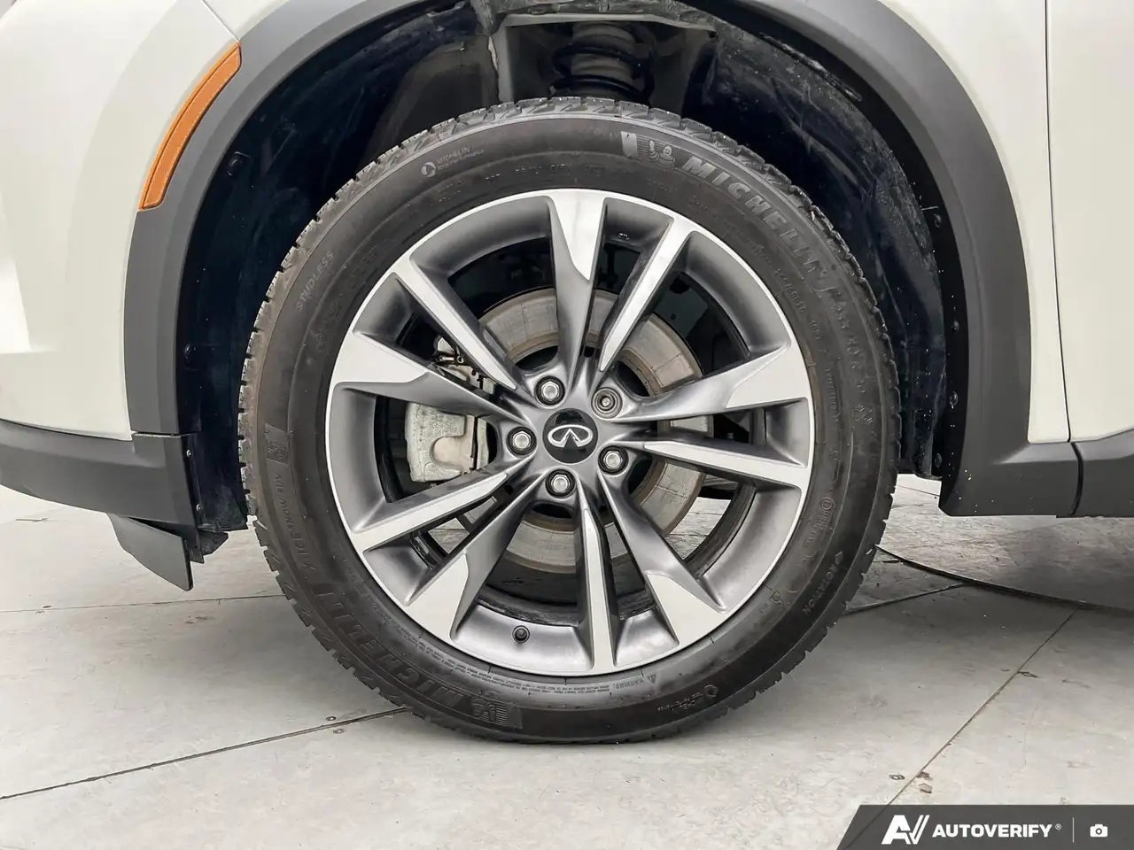 Infiniti QX60 снимка Infiniti QX60