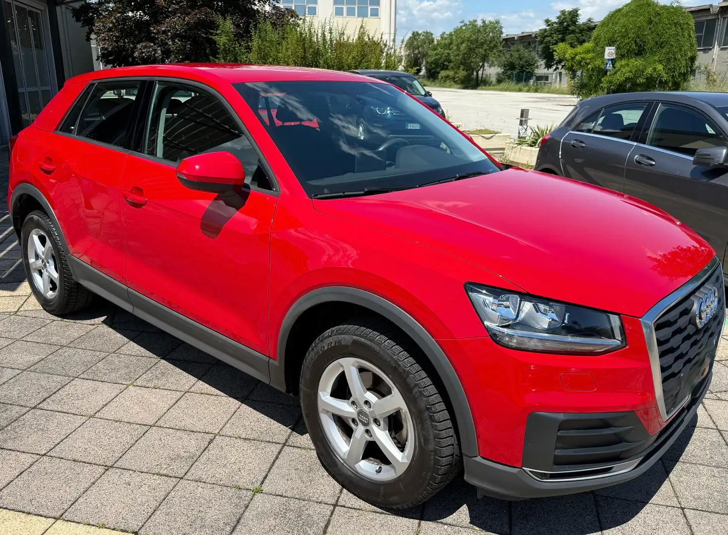 Audi Q2 30 TDI S TRONIC BUSINESS Rouge - 2