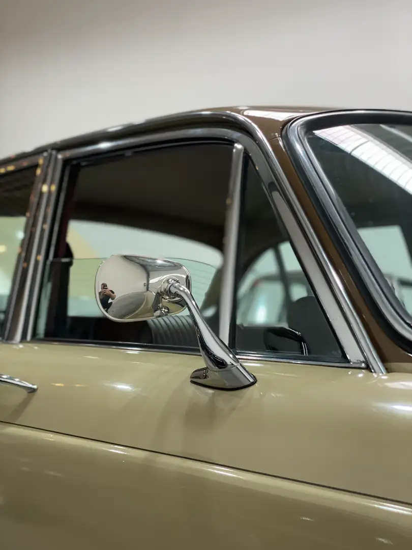 Jaguar XJ6 Series 2 Beige - 2