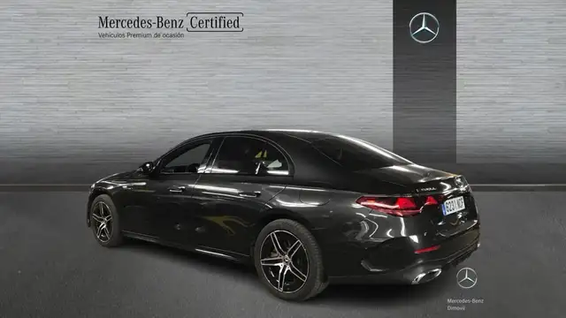 Mercedes-Benz 300 view 4