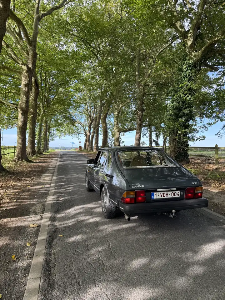 Saab 900, foto 2