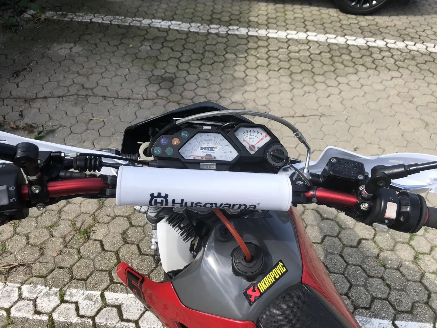 Husqvarna SM 610 - 2