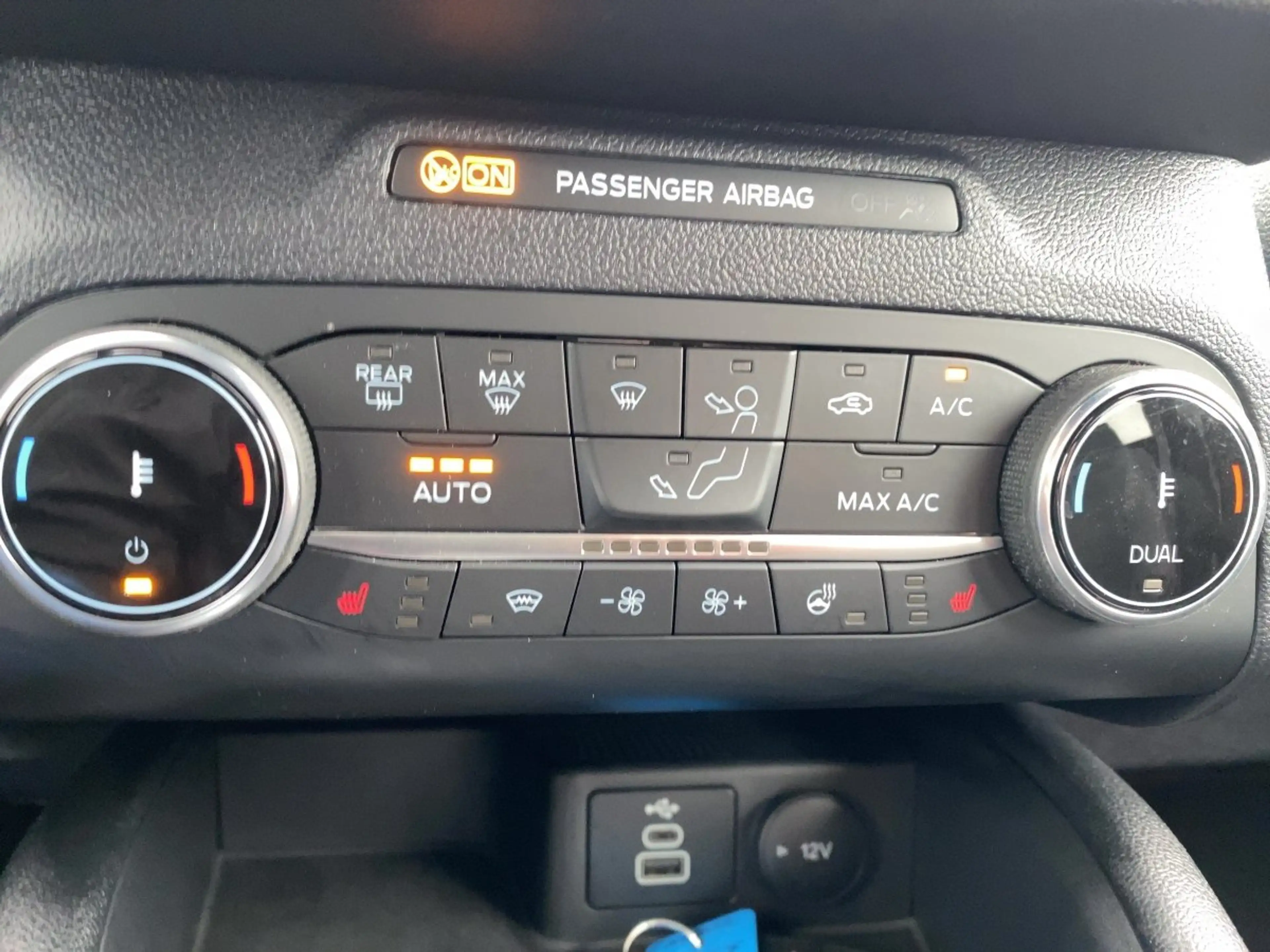 Ford Kuga 2.5 PHEV ST-Line X *Kamera*Navi* — photo 14