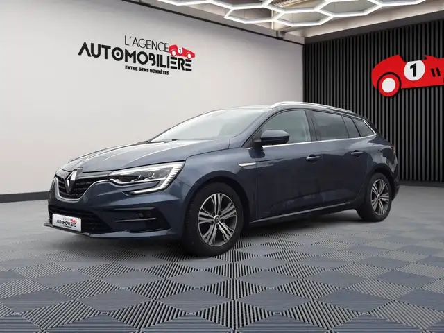 Renault Megane E-Tech Break E-Tech PHEV Intens Engineered 1.6i Boite Automatique/ Garantie 12 Mois