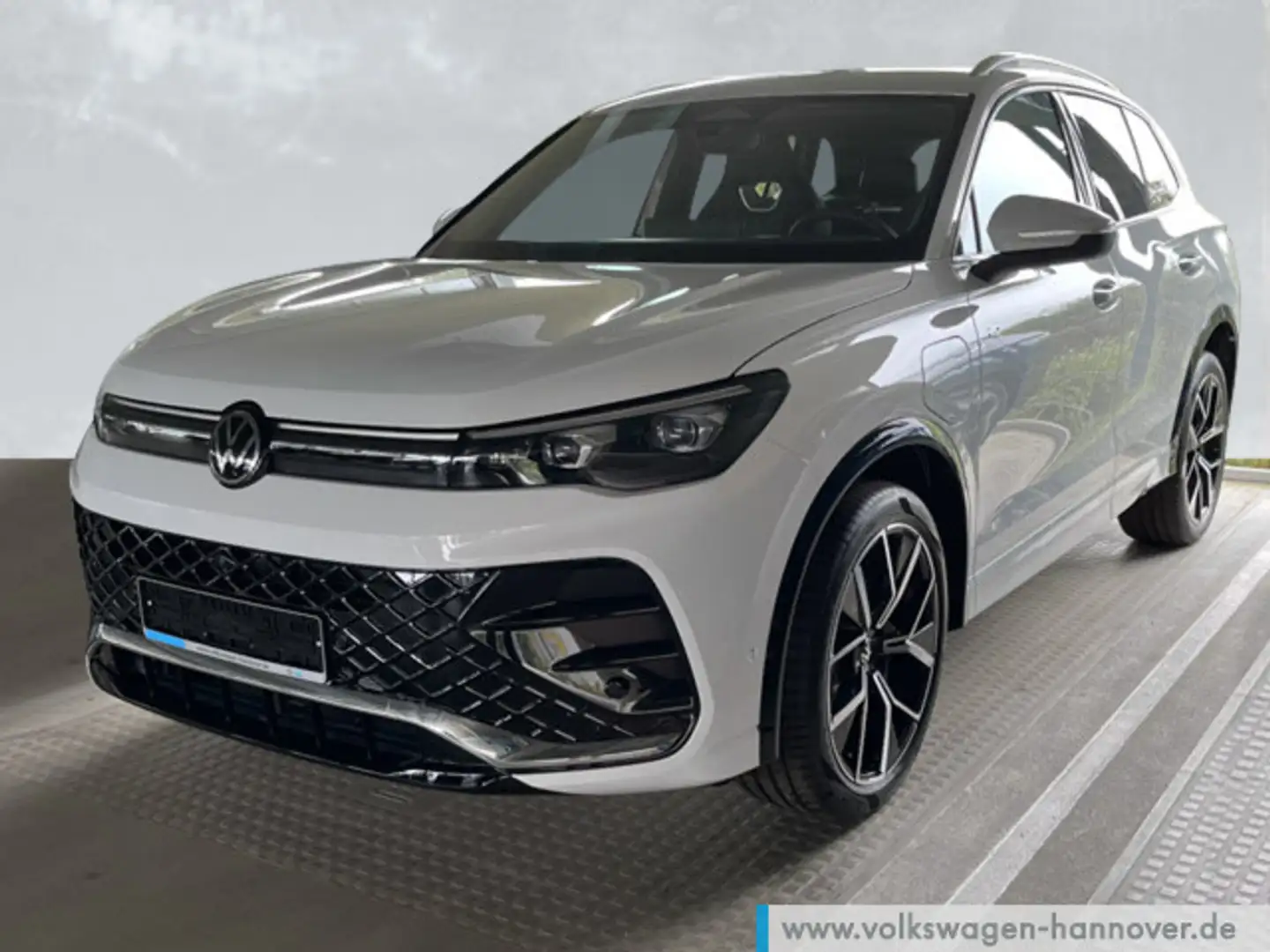 Volkswagen Tiguan R-Line 1.5 TSI DSG eHybrid AHK IQ.LIGHT D Weiß - 2