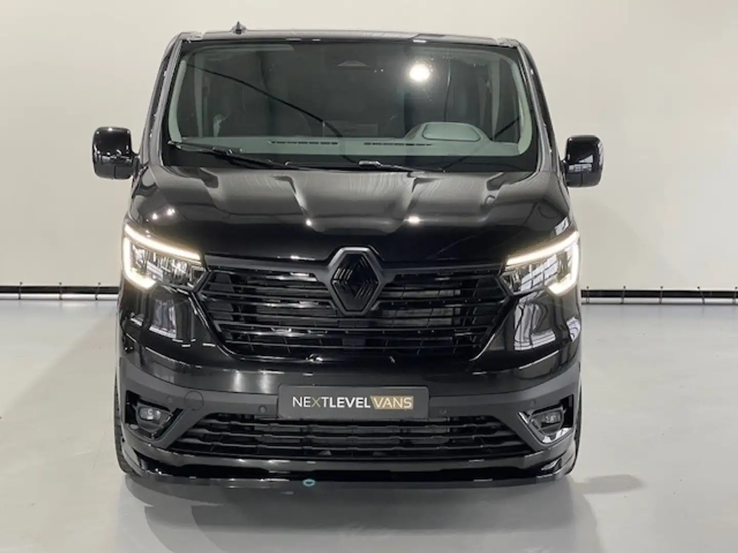 Renault Trafic 2.0 Blue dCi EDC 170 T29 L2H1 Extra DC leer / Navi Zwart - 2