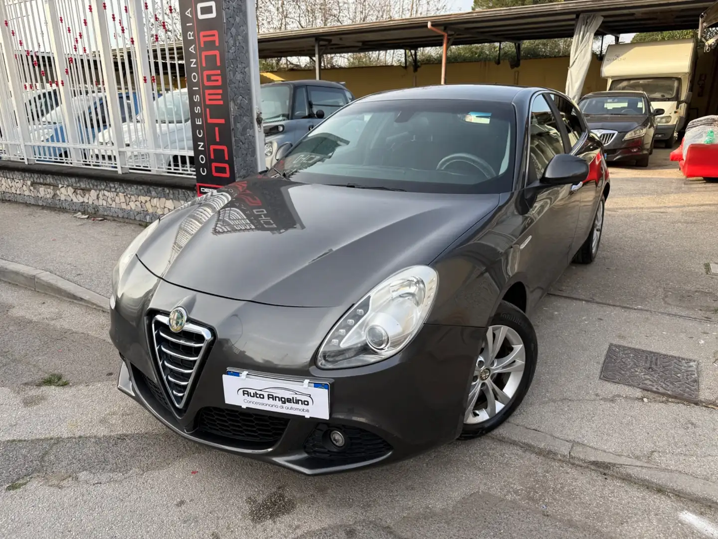 Alfa Romeo Giulietta 1.4 Turbo MultiAir Distinctive Grigio - 2