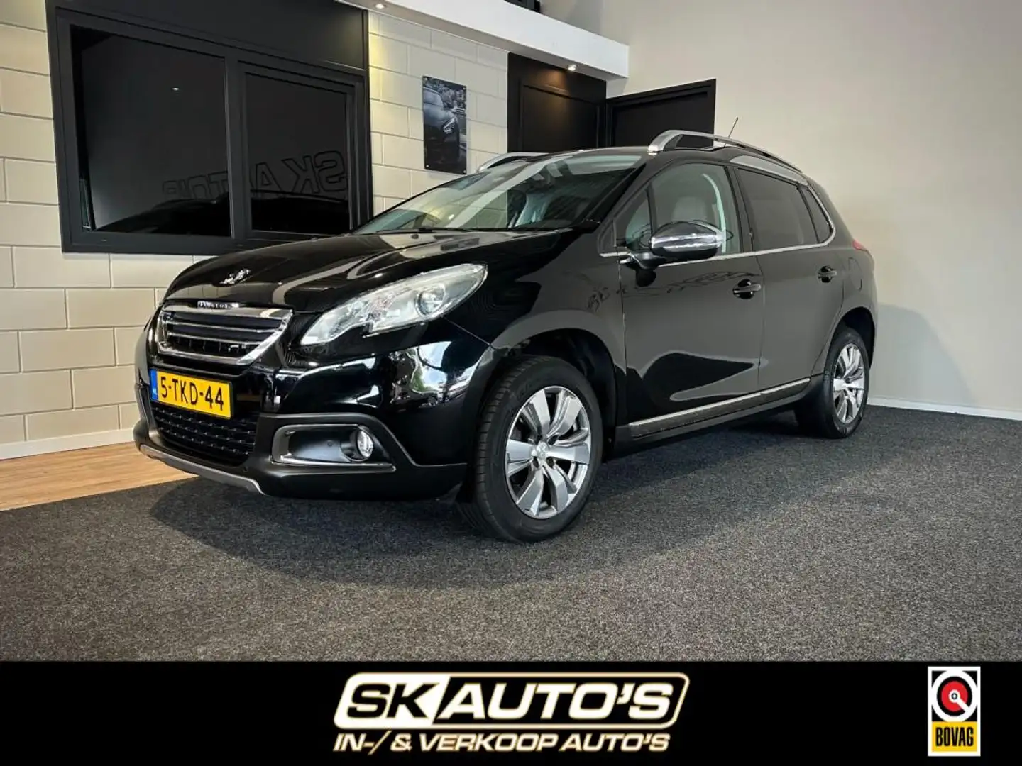 Peugeot 2008 1.2 VTI ALL. PACK PR RIJKLAAR l PANO l TREKHAAK l Schwarz - 1