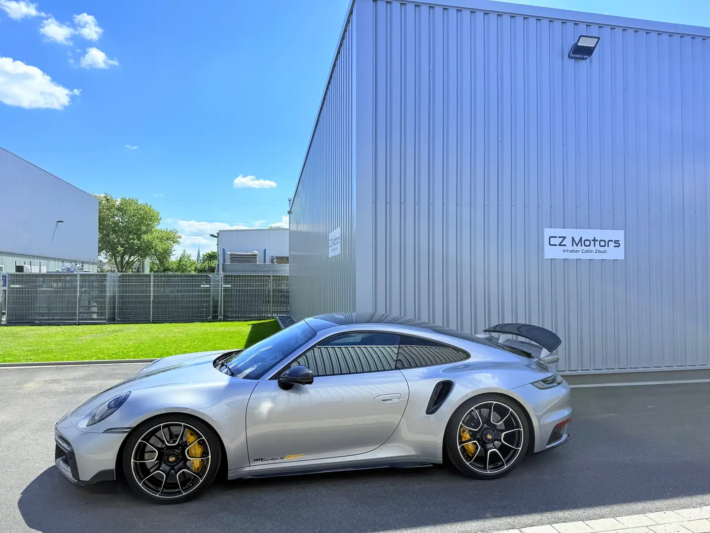 Porsche 992 911 Turbo S SportDesign Lift Burmester Carbon Silber - 2