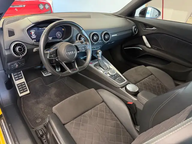 Audi TT view 9