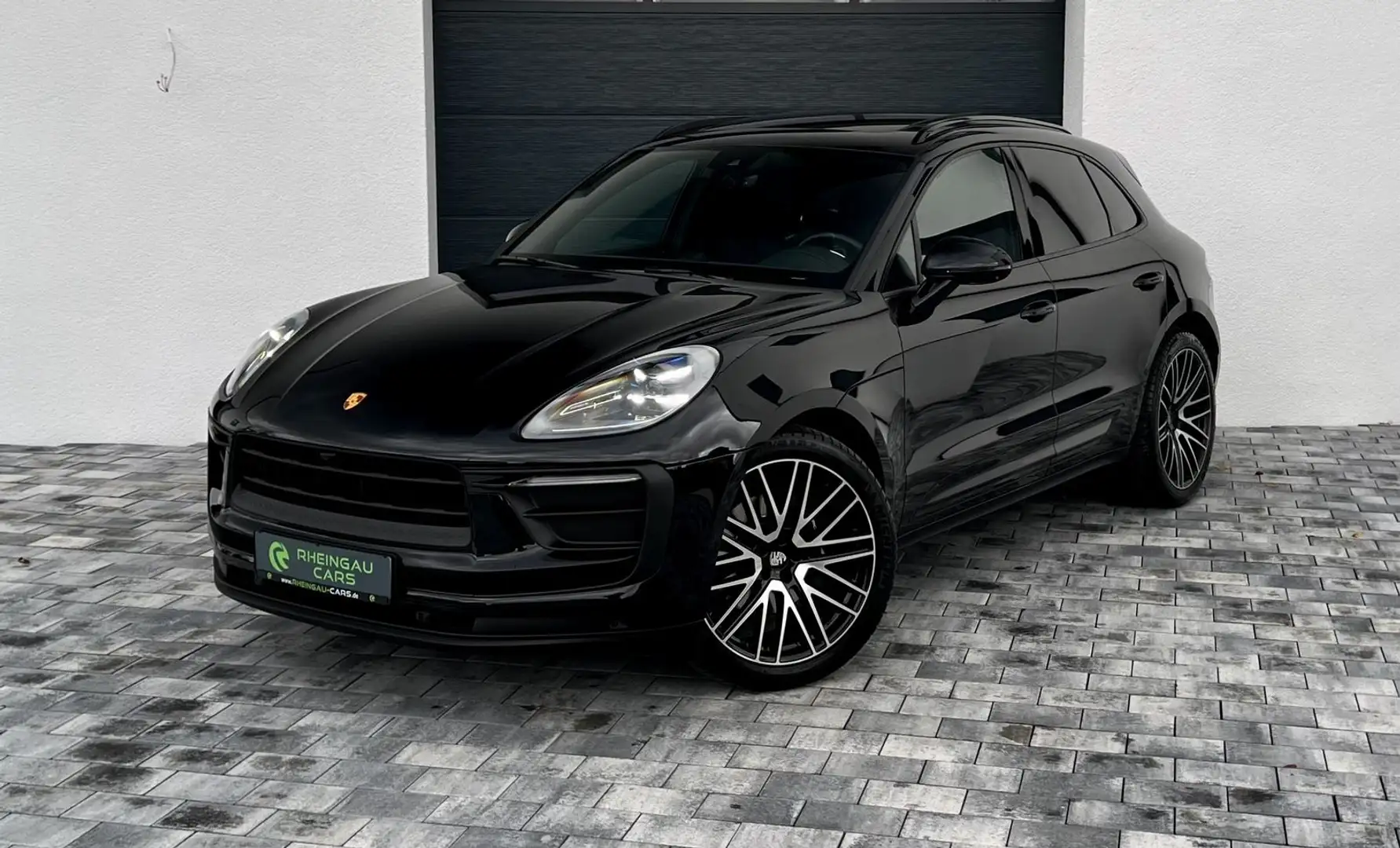 Porsche Macan III AHK PANO LUFT CHRONO CARPLAY KEYLESS R Noir - 1