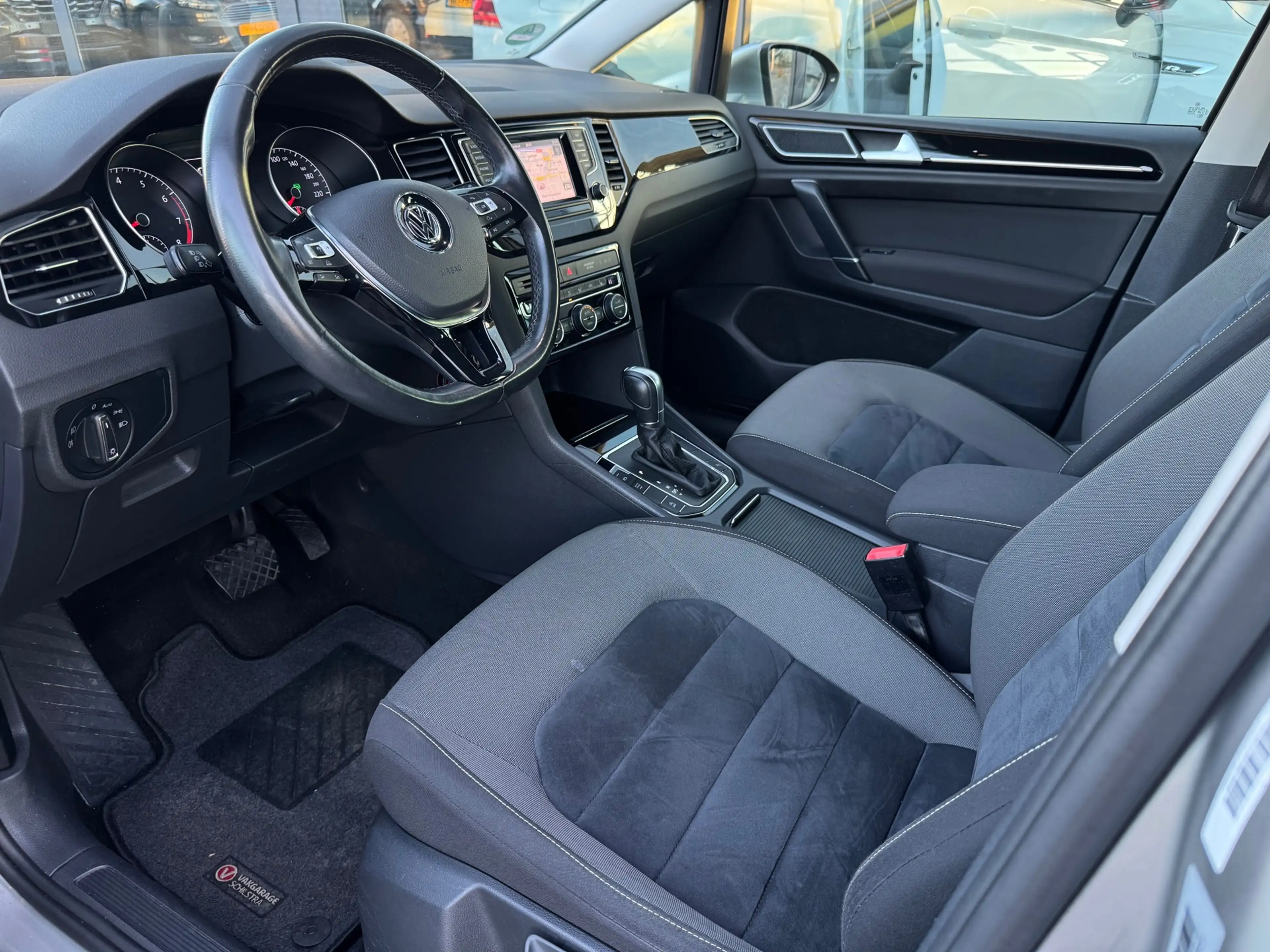 Volkswagen Golf Sportsvan 1.4 TSI Highline — photo 2