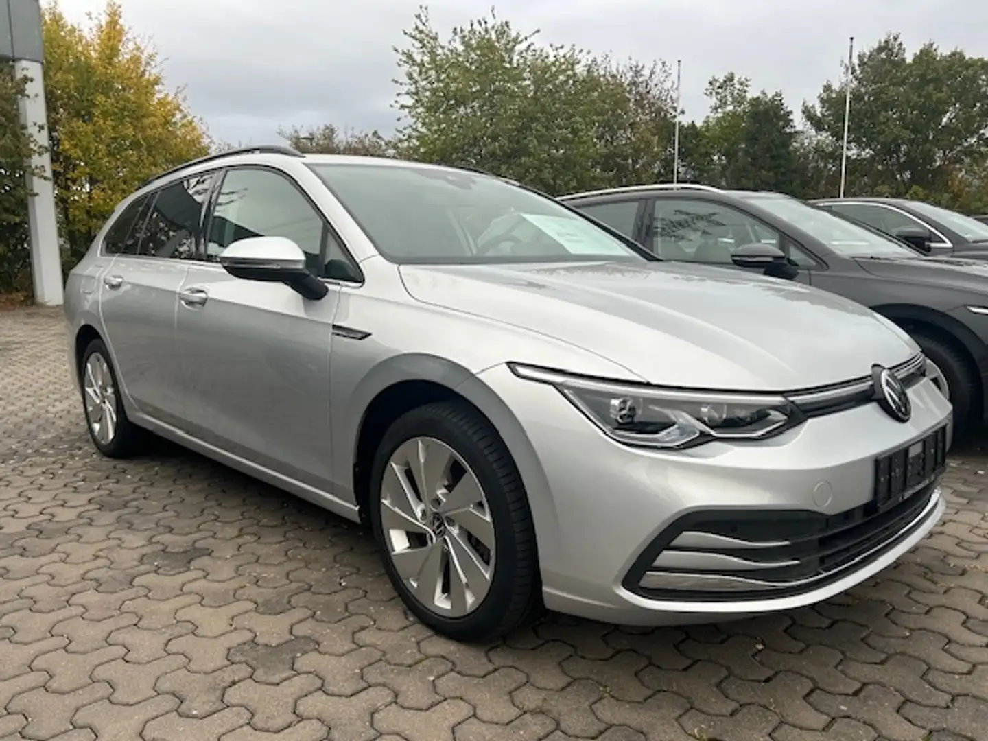 Volkswagen Golf Variant VIII TDI "Style", NP: 43.000 € Silber - 2