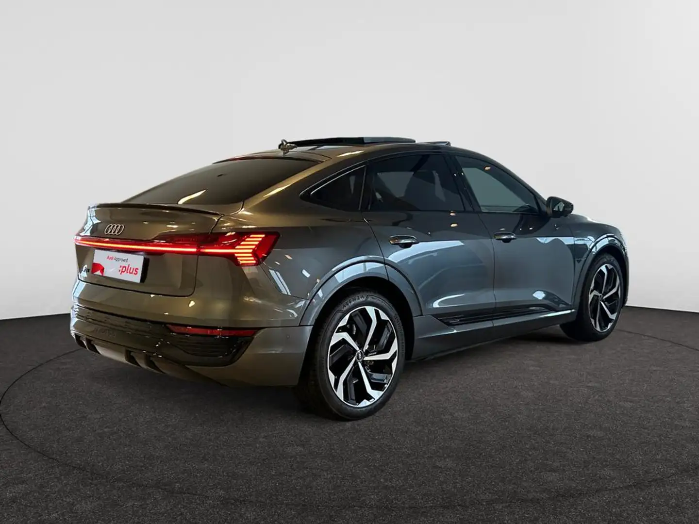 Audi Q8 e-tron Sportback S line 55 106kWh Quattro 300kW(408cv) Gris - 2