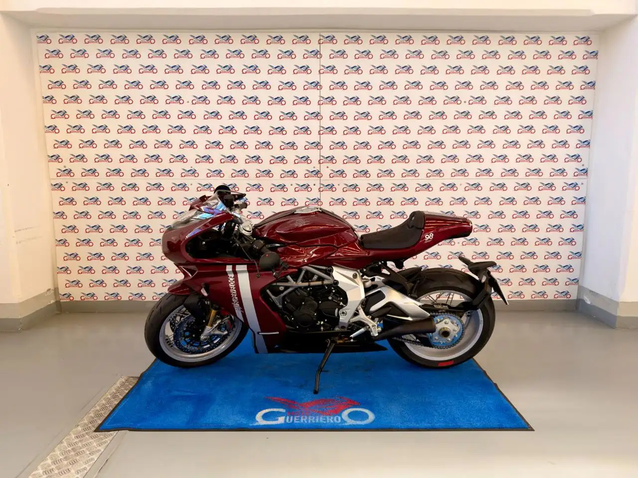 MV Agusta Superveloce 800