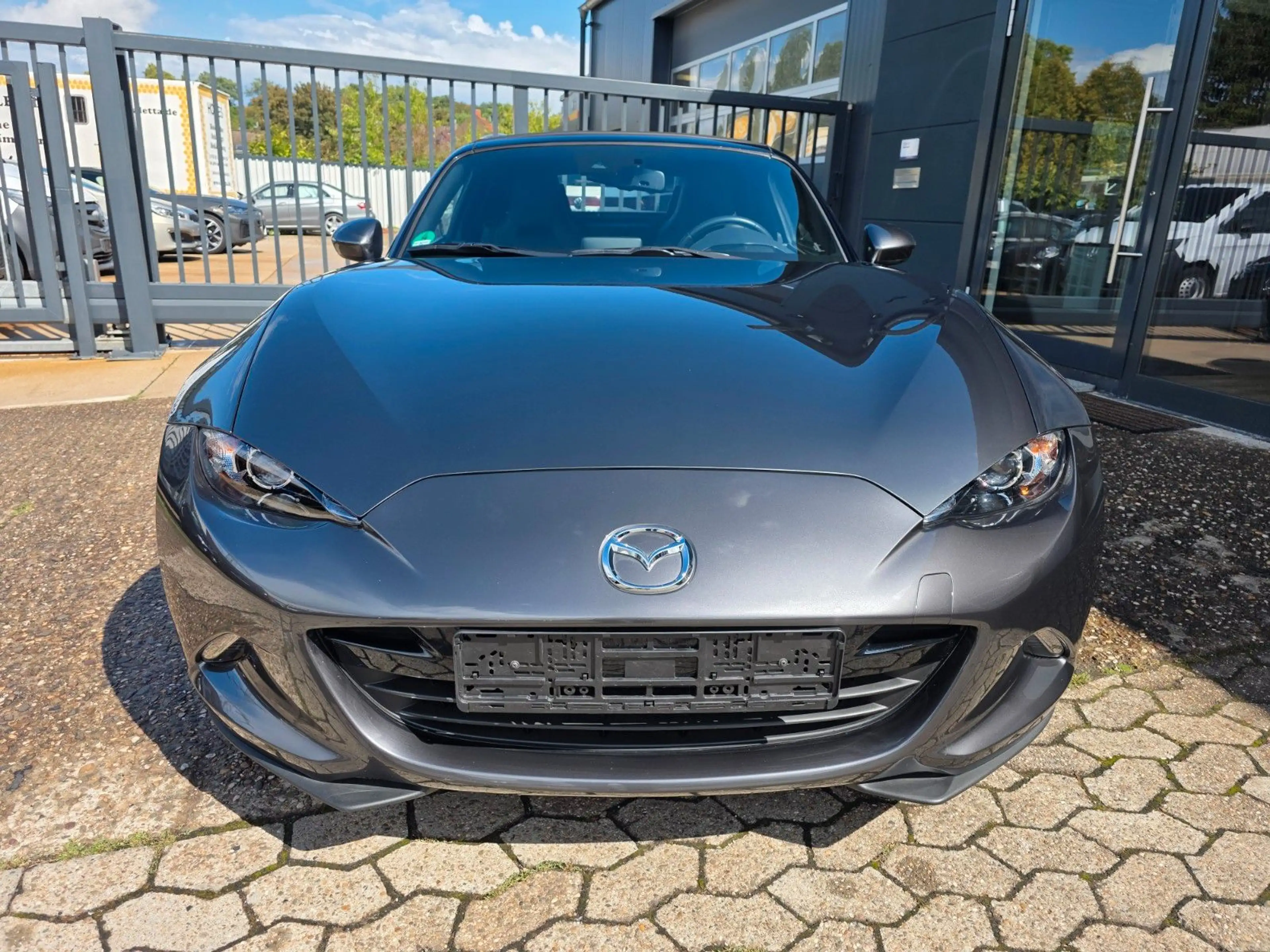 Mazda MX-5 Sports-Line 2.0-135KW LED — photo 2