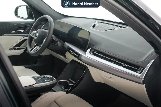 BMW X1 view 8
