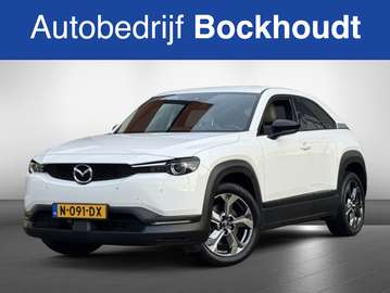 e-SkyActiv 145 Comf. | HUD | Camera | Navi