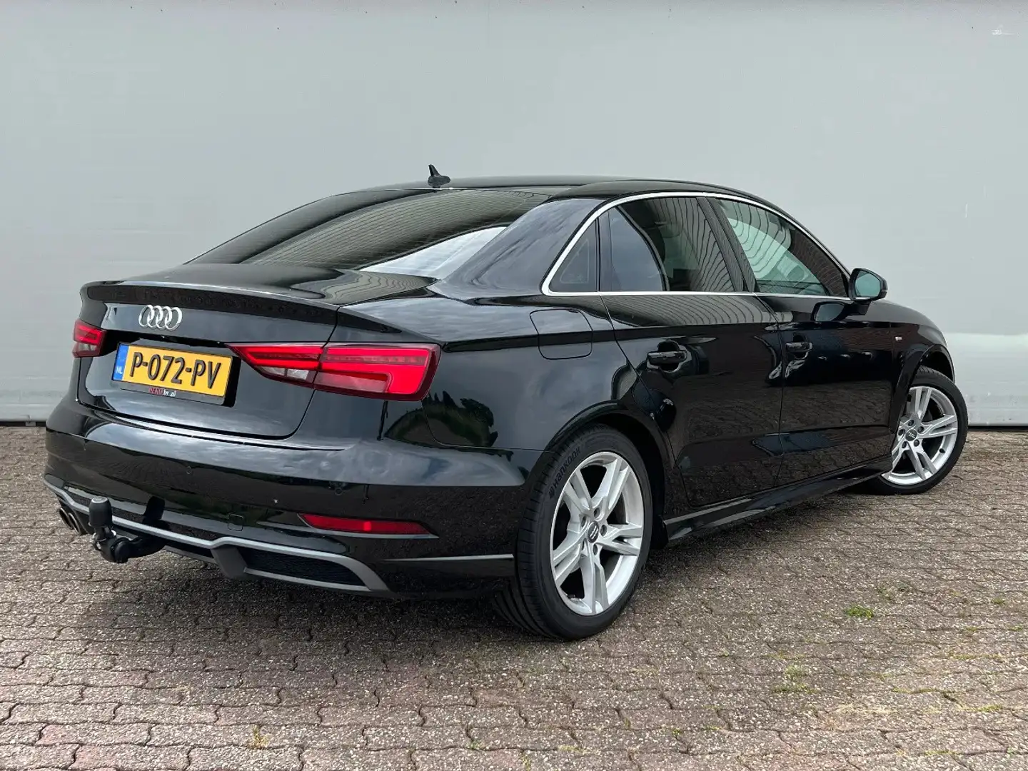 Audi A3 35TFSI 150 PK, S-Line, Camera, Keyless, Trekhaak, Nero - 2
