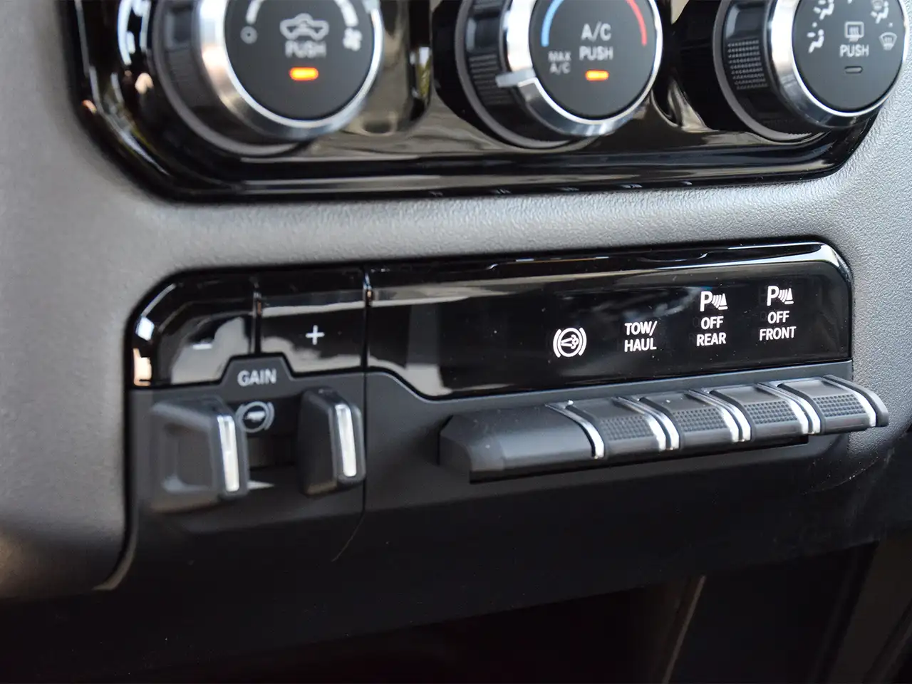 RAM 3500 снимка RAM 3500