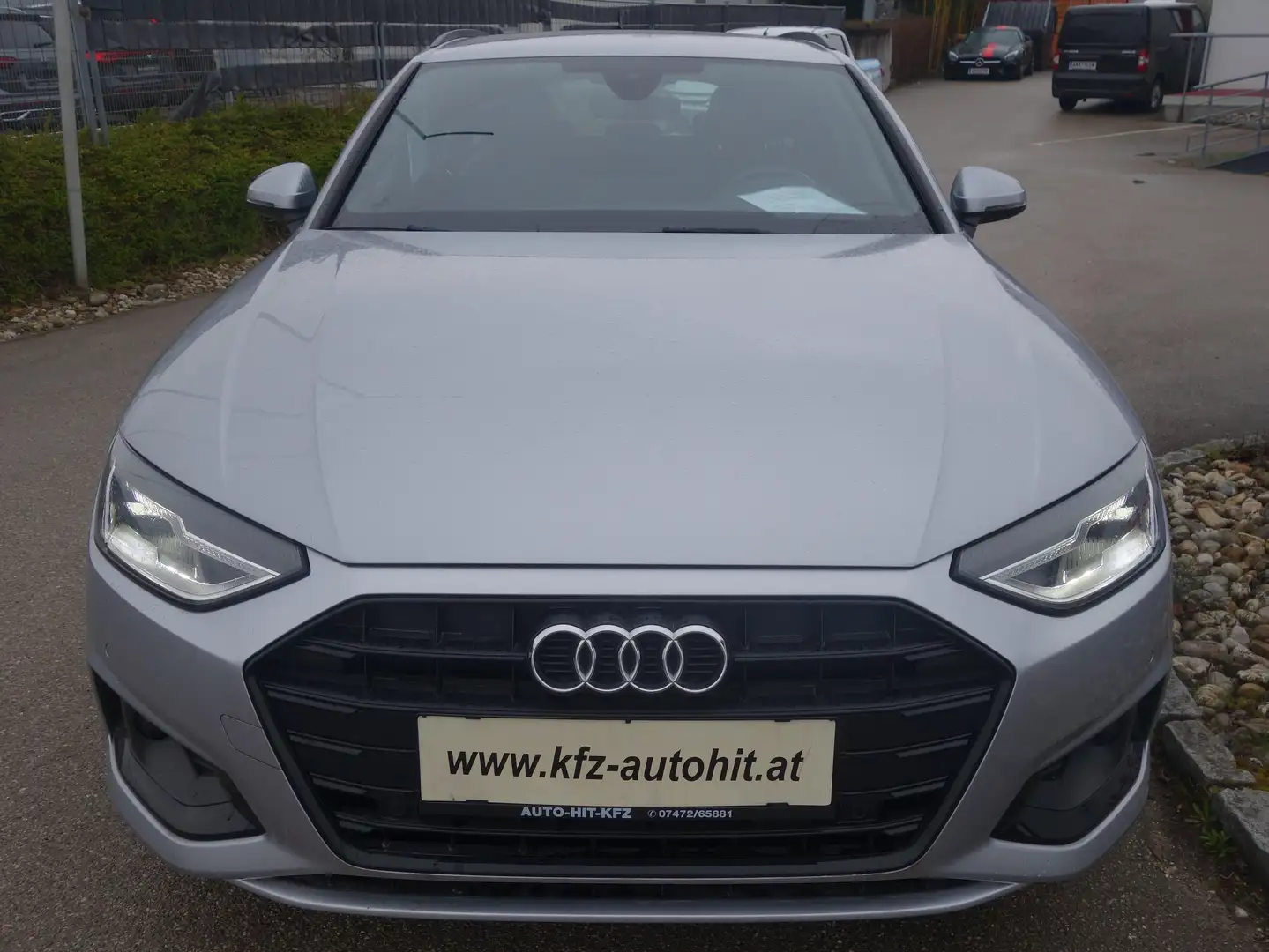 Audi A4 Avant 40 TDI advanced S-tronic *Leder/18"ALU/AHK* Silber - 2