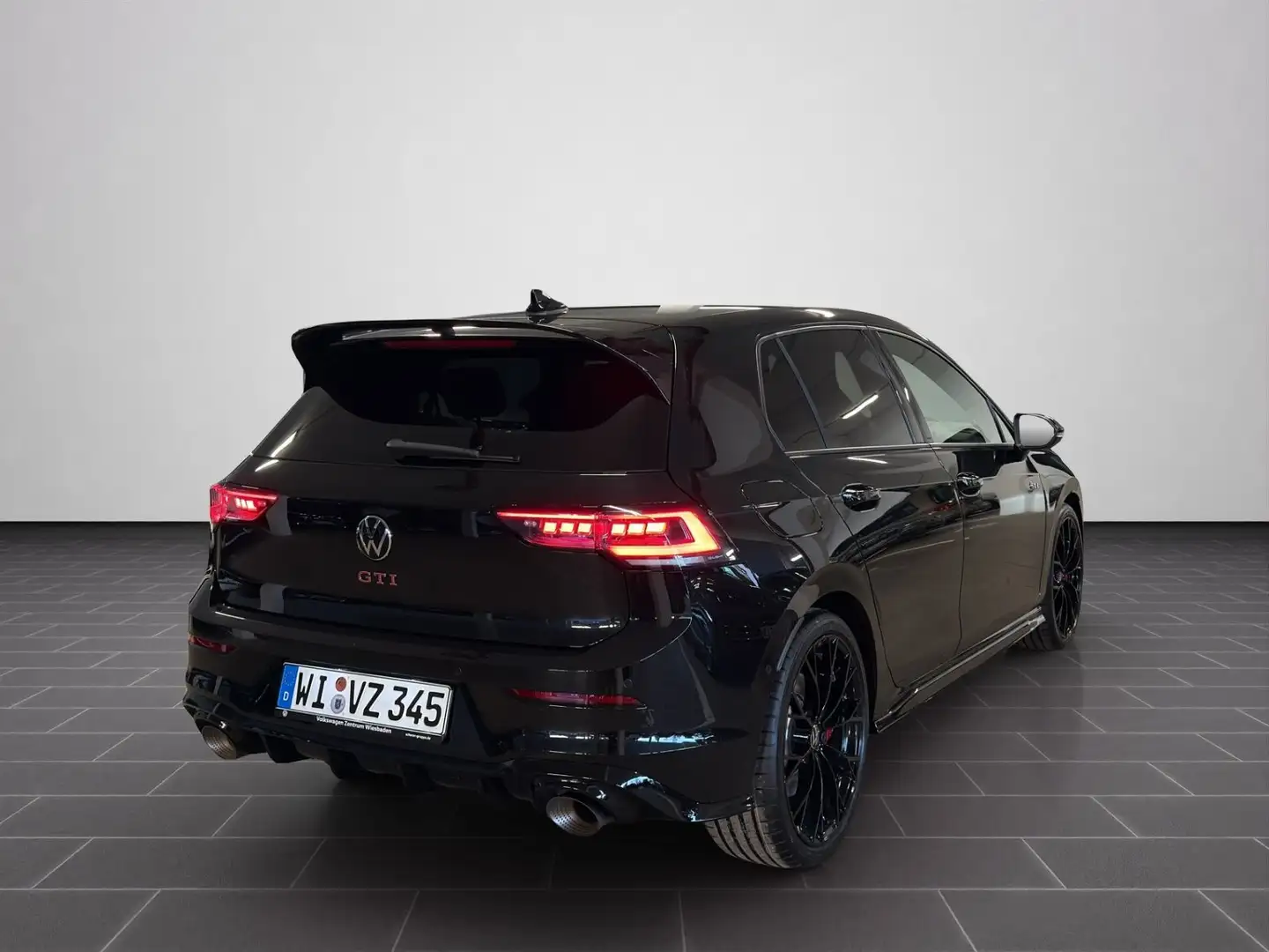 Volkswagen Golf GTI Clubsport 2,0 l TSI DSG PERFORM PANO HK Schwarz - 2