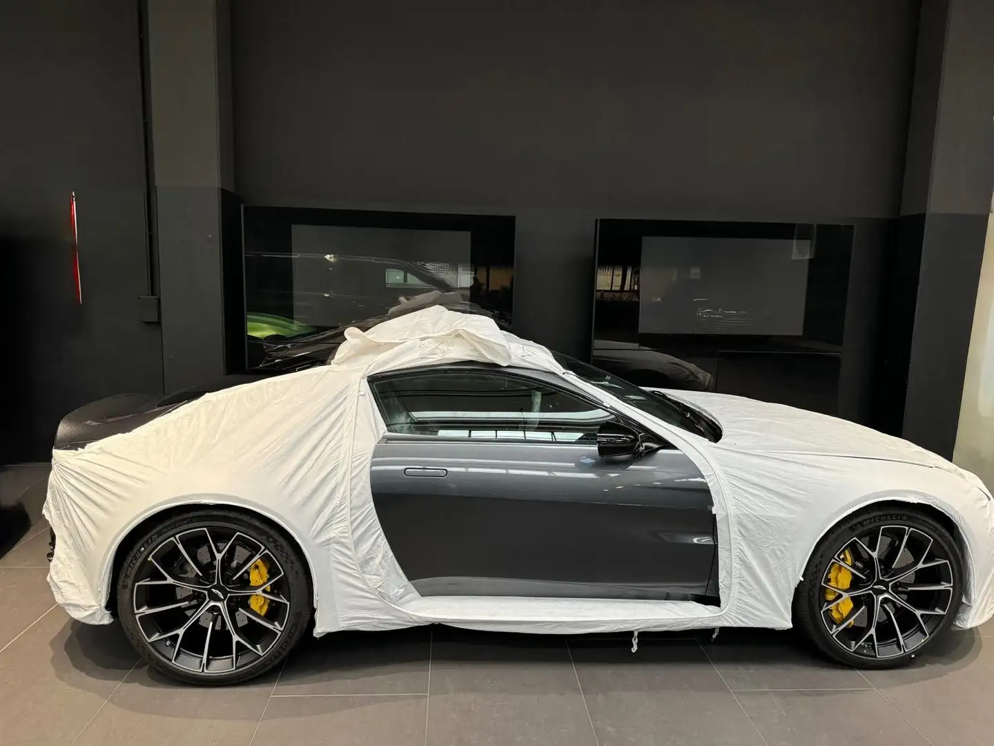 Aston Martin Vantage Vantage III Coupe 4.0 V8 auto -leggere descrizione Grigio - 1