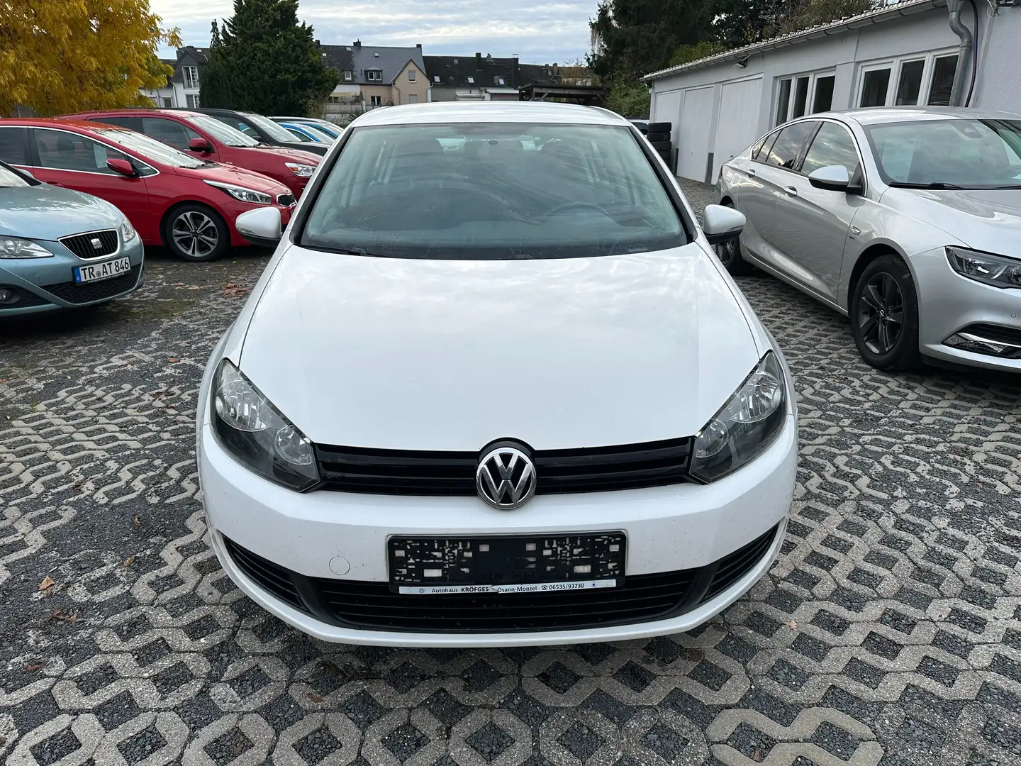 Volkswagen Golf Trendline - Benzin, TÜV 10/26 Weiß - 2