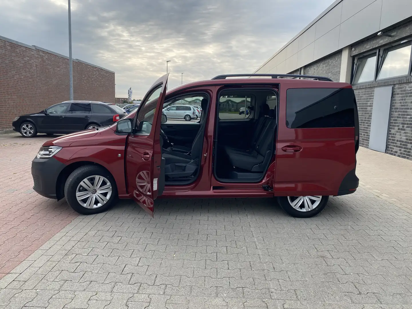 Volkswagen Caddy Basis Rot - 1