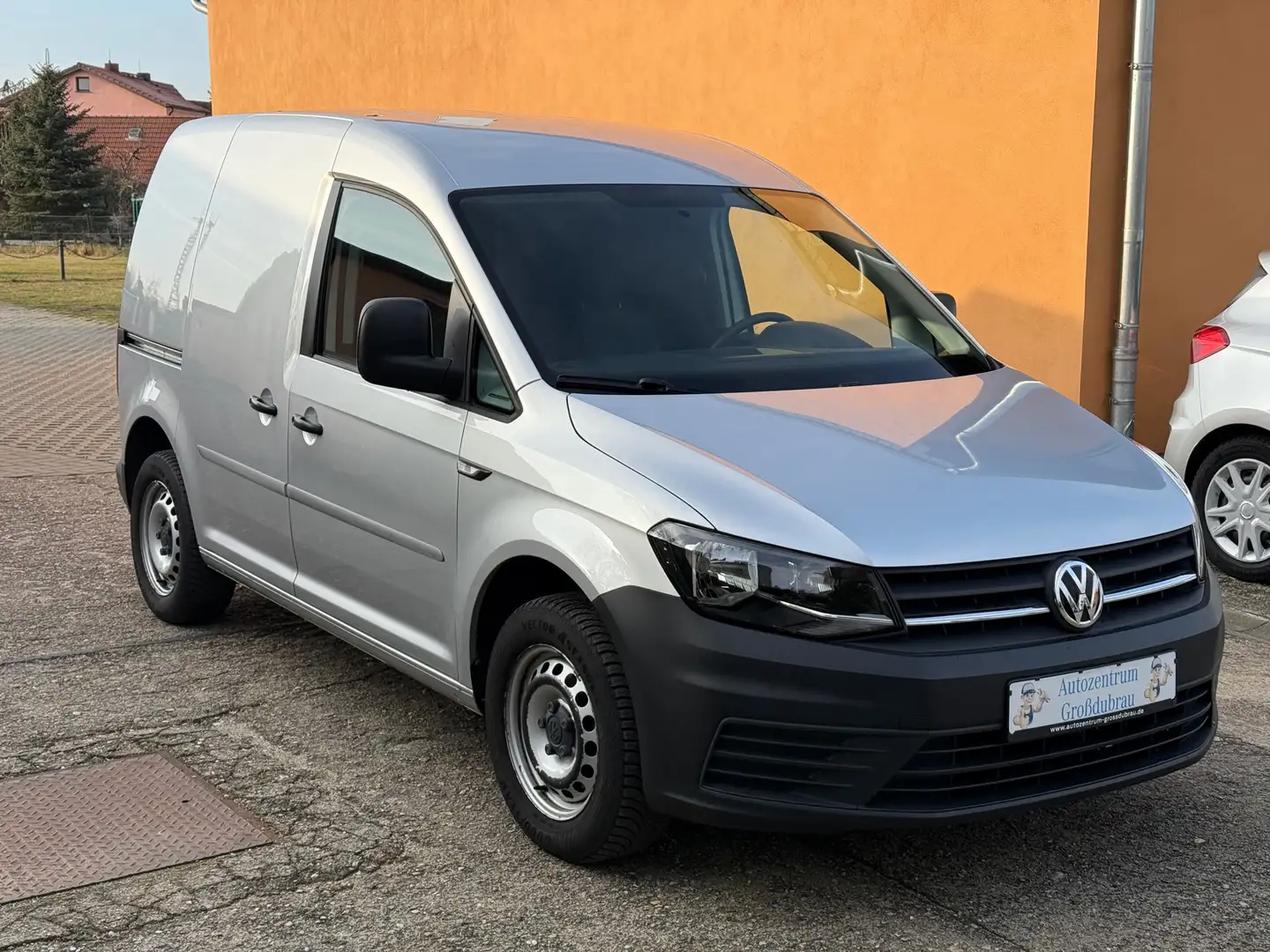 Volkswagen Caddy Kasten BMT ZV mit Funk LKW NFZ Berganfahrassistent Argent - 2