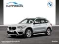 BMW X1 sDrive20i Sport Line AHK NAVI LED Leder SHZ Zilver - thumbnail 1
