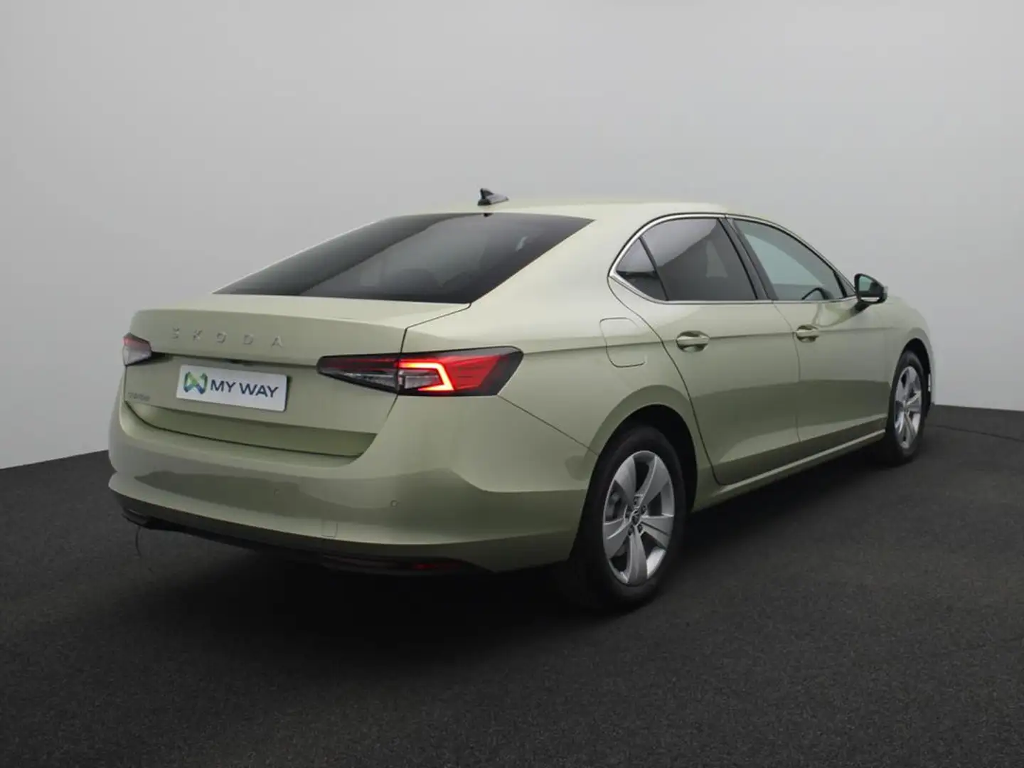 Skoda Superb Superb 1.5 TSI ACT MHEV Selection DSG Geel - 2