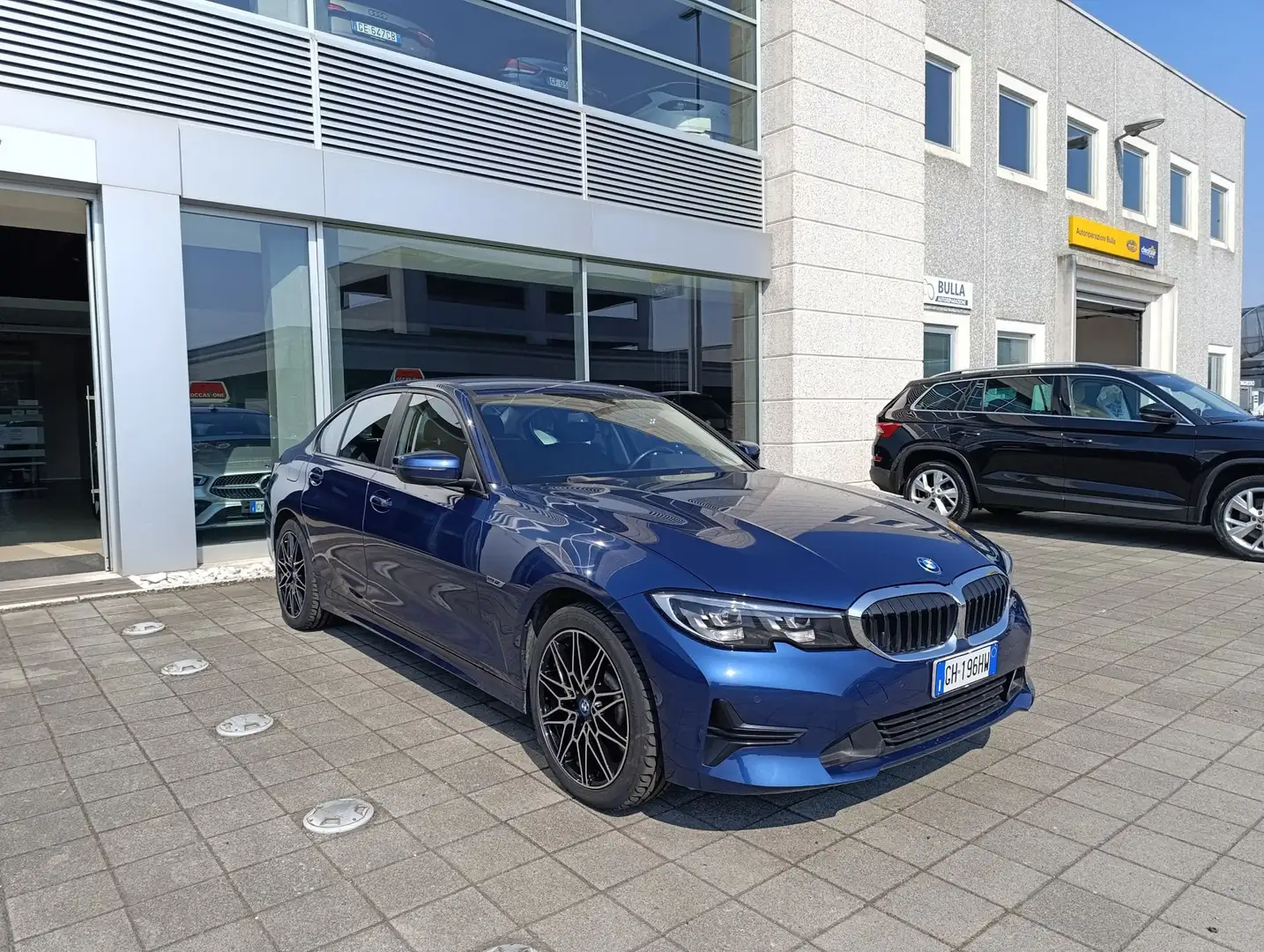 BMW 330 e xDrive Plugin Hybrid FariLED Android/CarPlay Albastru - 2