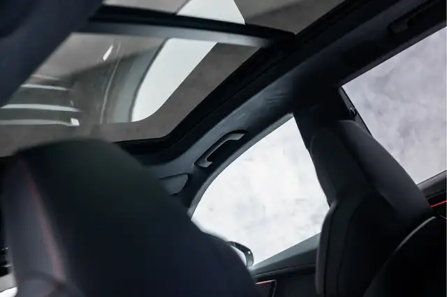 Audi RS Q8 view 21