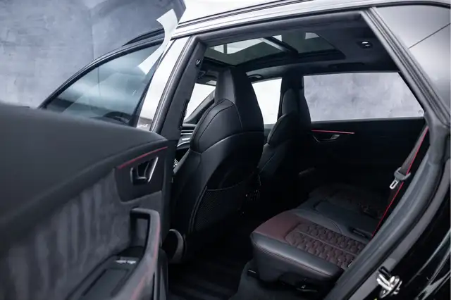 Audi RS Q8 view 20