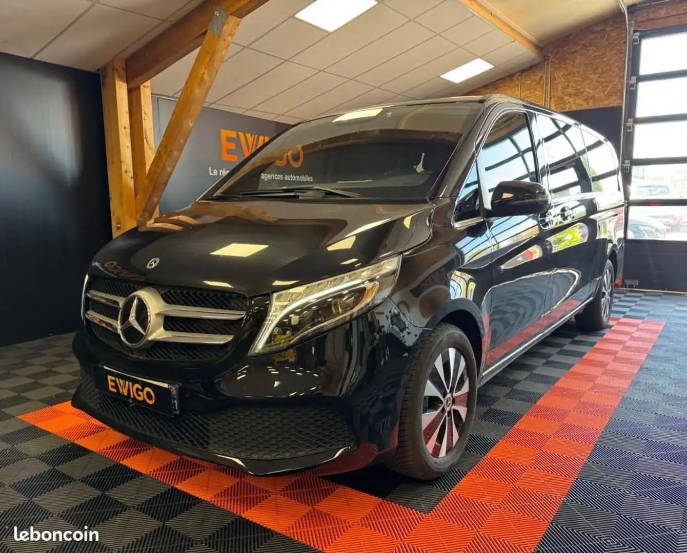 Mercedes-Benz V Mercedes EXTRA-LONG 300 D 9G-TRONIC 8 places AVANT Nero - 1