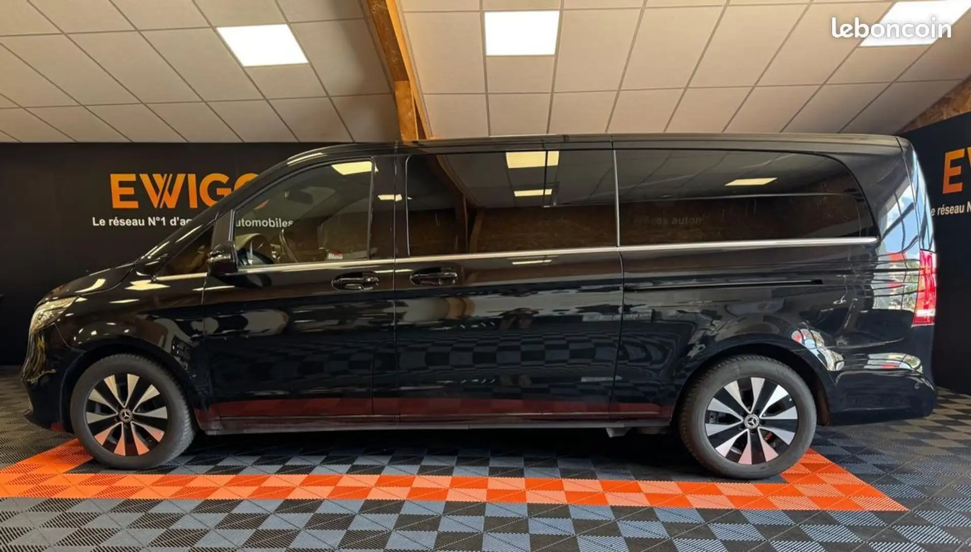 Mercedes-Benz V Mercedes EXTRA-LONG 300 D 9G-TRONIC 8 places AVANT Noir - 2