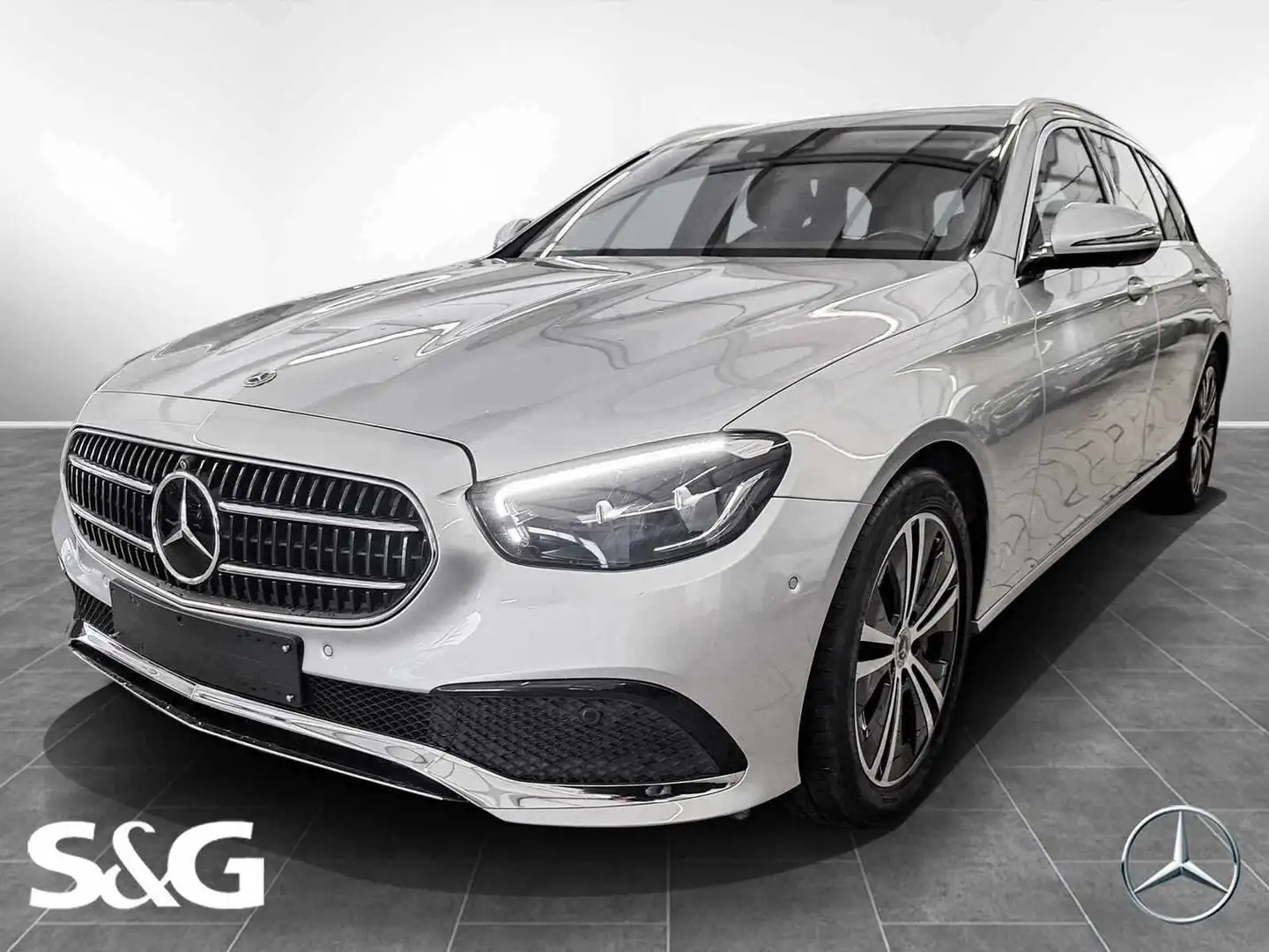 Mercedes-Benz E 400 d T 4M Avantgarde AHK+360°+LED+MBUX+18 Plateado - 1