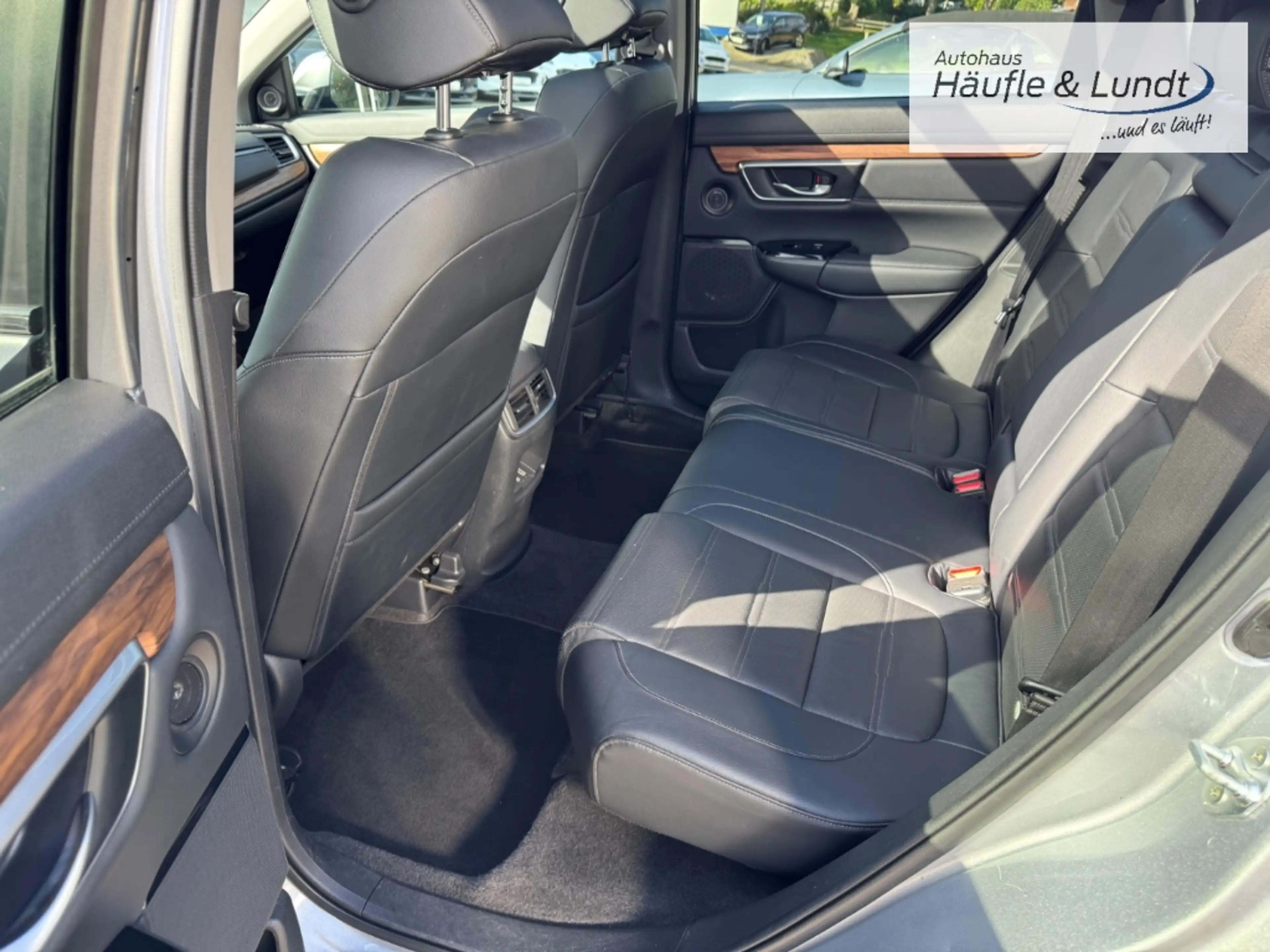 Honda CR-V 2.0 i-MMD HYBRID 4WD Executive El. Panodach Navi L — photo 12