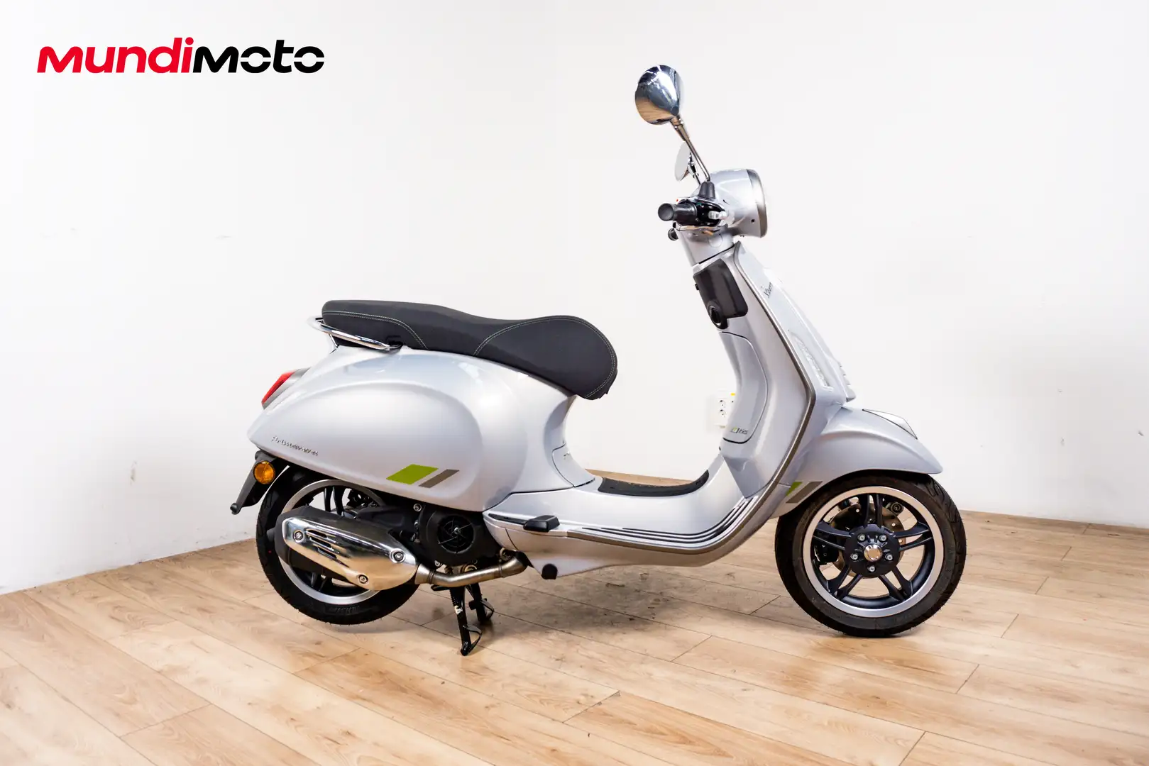 Vespa Primavera 125 - 1