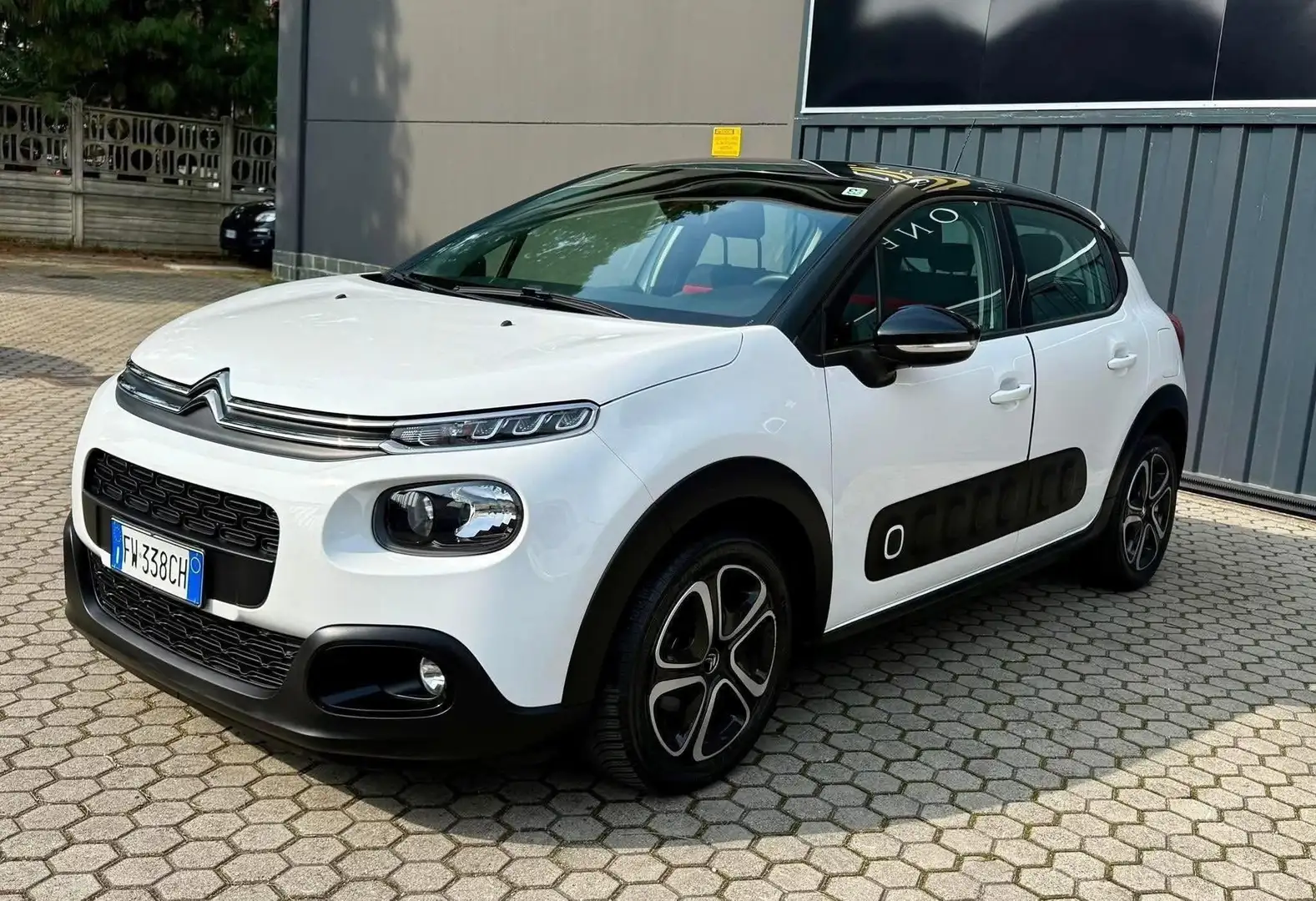 Citroen C3 C3 1.2 Benzina puretech Shine Cambio AUTOMATICO Blanco - 1